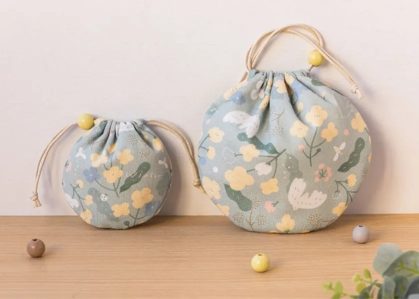 SOFT LIVING: Small Round Drawstring Pocket