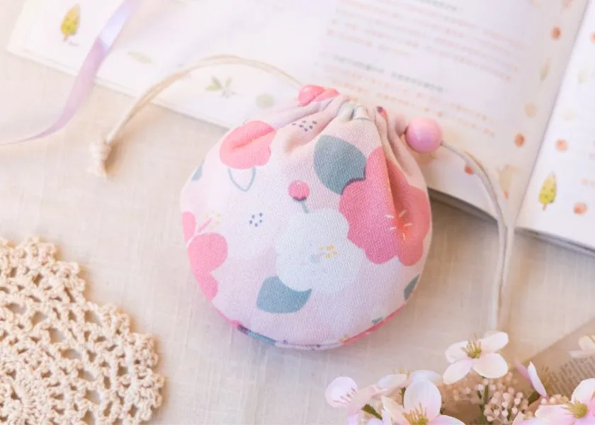 SOFT LIVING: Small Round Drawstring Pocket