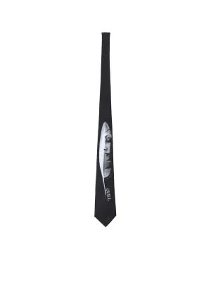 S'YTE x KOICHI IYODA ARTWORK PRINTED SILK TIE -Quill-
